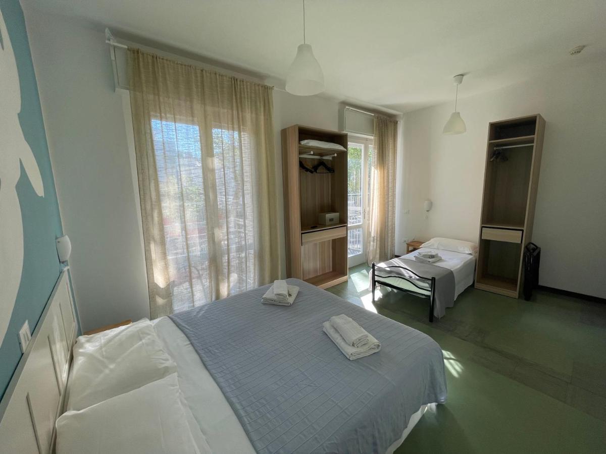 Hotel Aloha Cesenatico Buitenkant foto