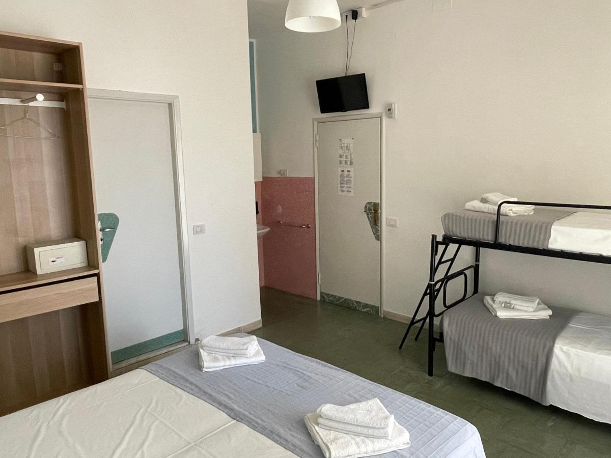 Hotel Aloha Cesenatico Buitenkant foto